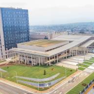 La cérémonie de baptême du Palais de Verre Paul Biya : un tournant historique pour le Cameroun